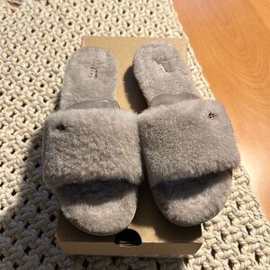 UGG Cozette Slipper. Size 9. Gently worn. Grey.